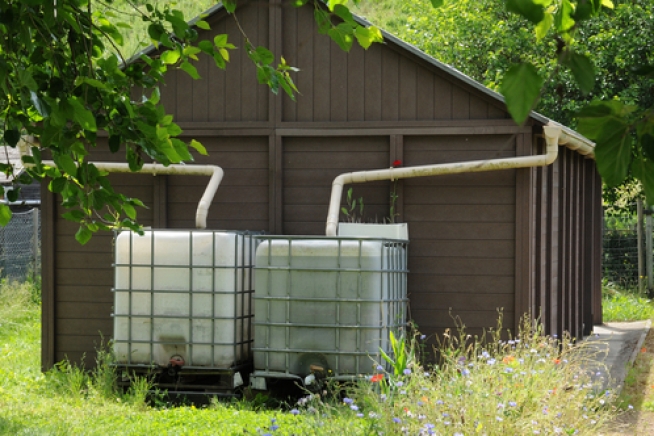 Ondis24 Wassertank Regentonne mit Deckel und Hahn Wassertonne Wasserfass 300 L 